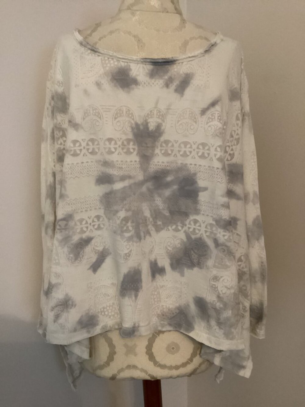 FREE PEOPLE OVERSIZED IVORY TIE DYE PULLOVER TUNIC TOP XS/S BOHO CASUAL FESTIVAL